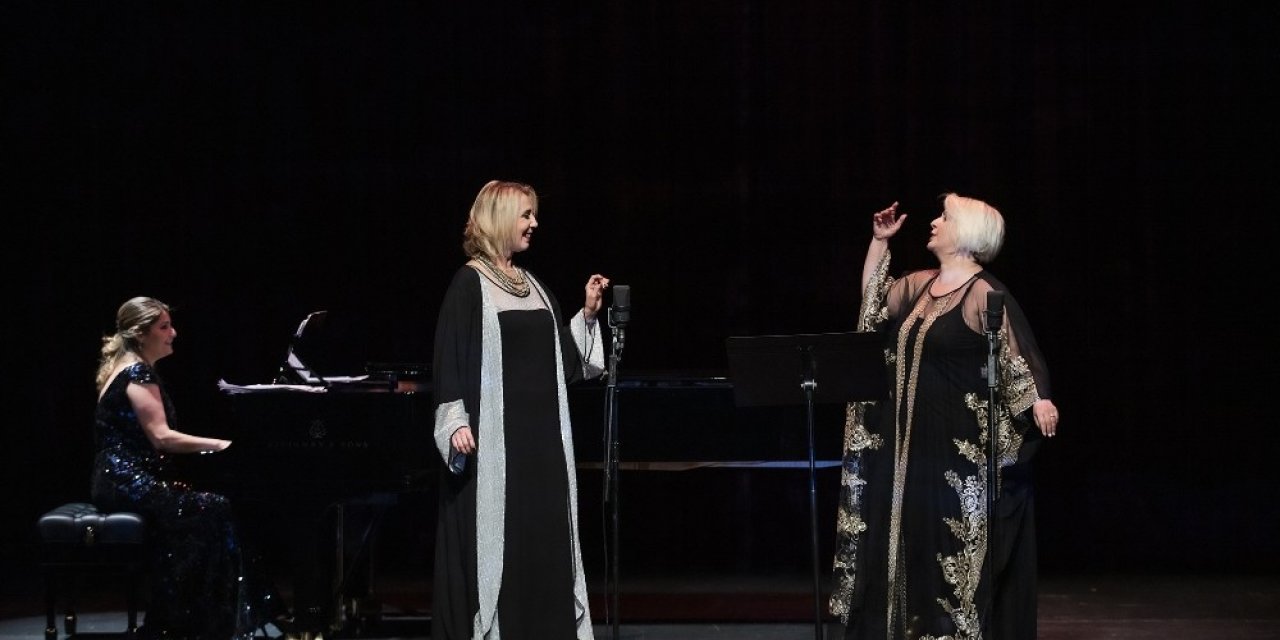 Opera Sahnesi’nde dünya şarkıları yankılanıyor