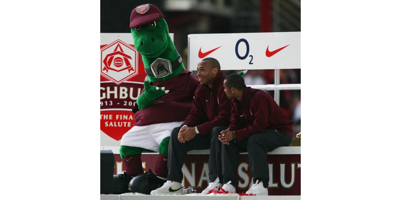 Arsenal, maskotun görevine son verdi