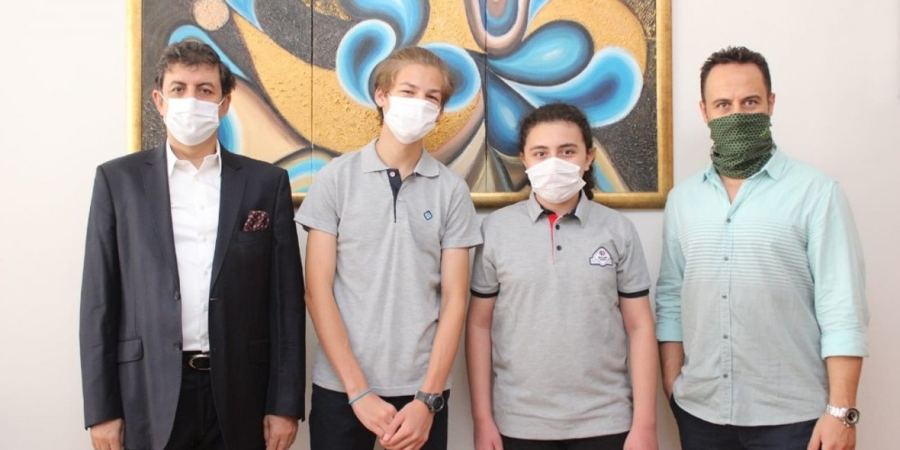 İngilizce okuma yarışmasında birinci ve ikinci Bursa Final’den