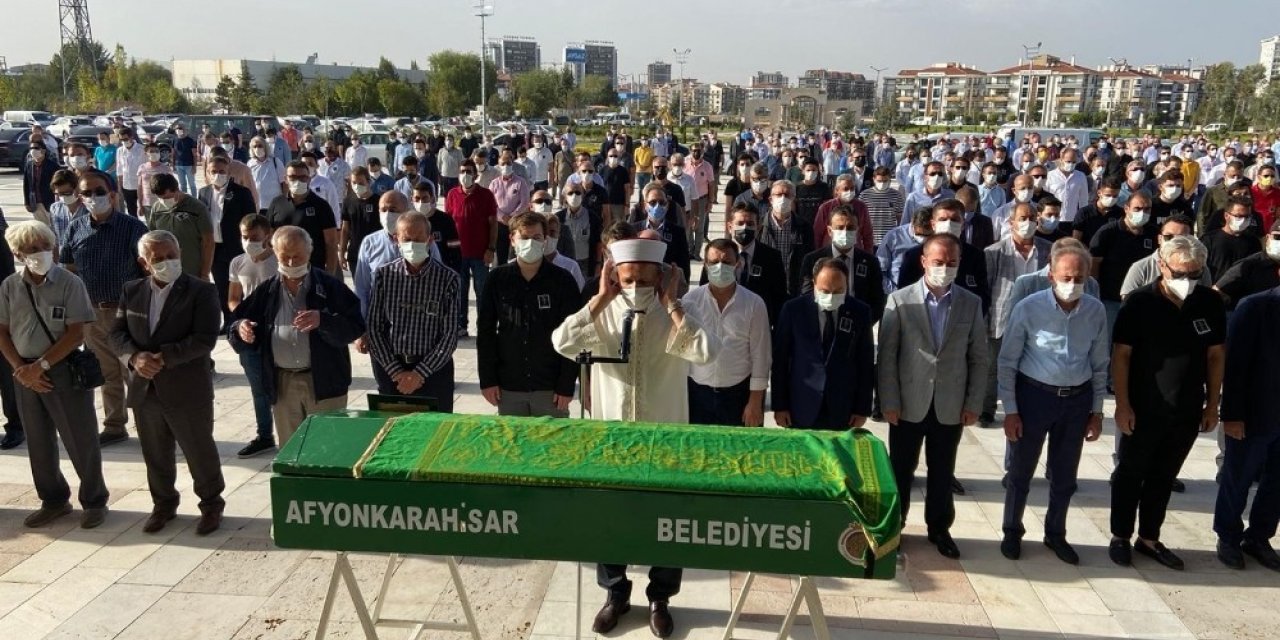 Eczacı Odası Başkanı Melih Köken son yolculuğuna uğurlandı