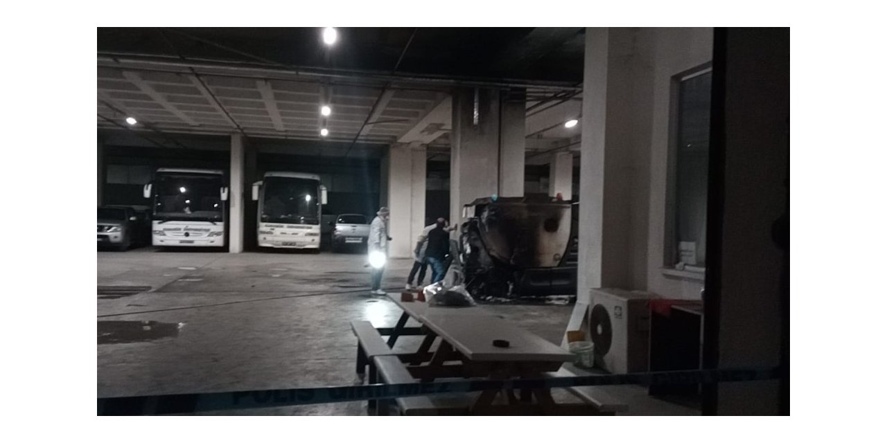 Karabük Üniversitesi otoparkında çıkan yangın korkuttu