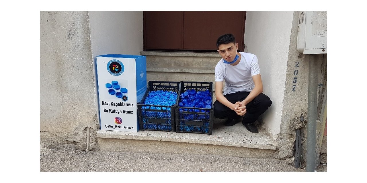 Yılda sekiz bin mavi kapakla engelli vatandaşlara yardım etti