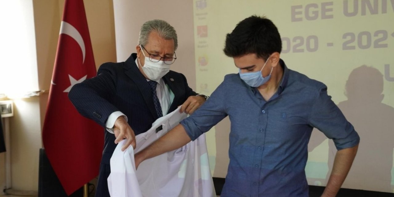 Beyaz önlüklerini giyinip eğitime başladılar