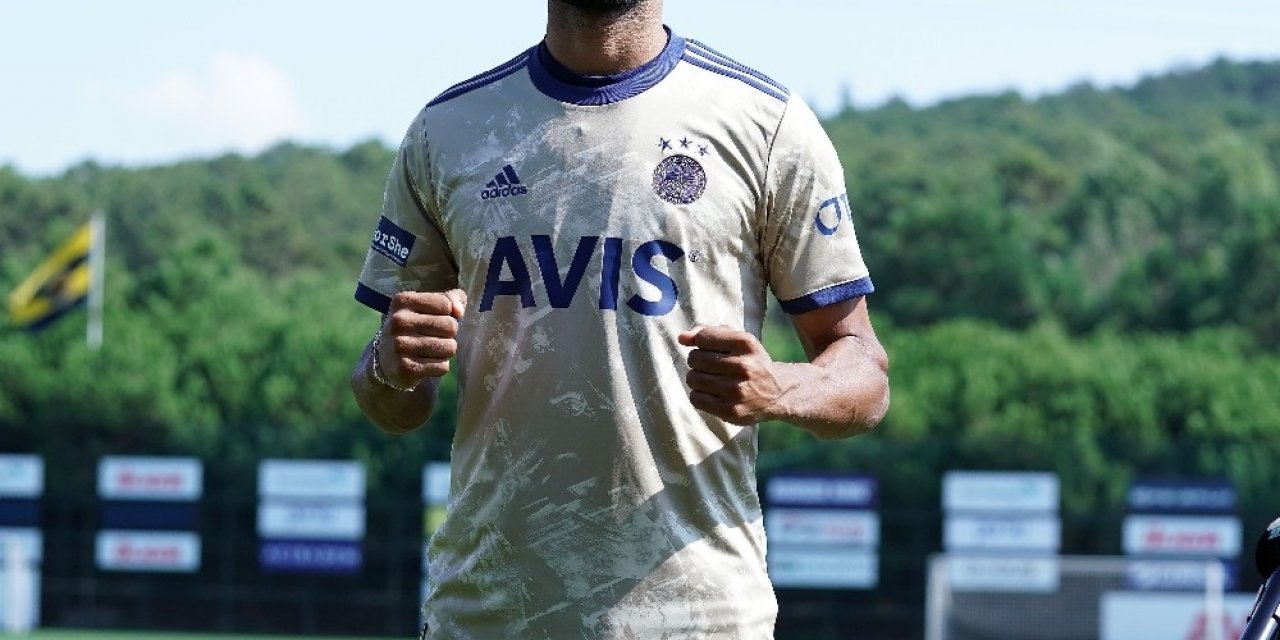 Antalyaspor, 11 futbolcuyu kadrosuna kattı, 27 futbolcu ile yollarını ayırdı