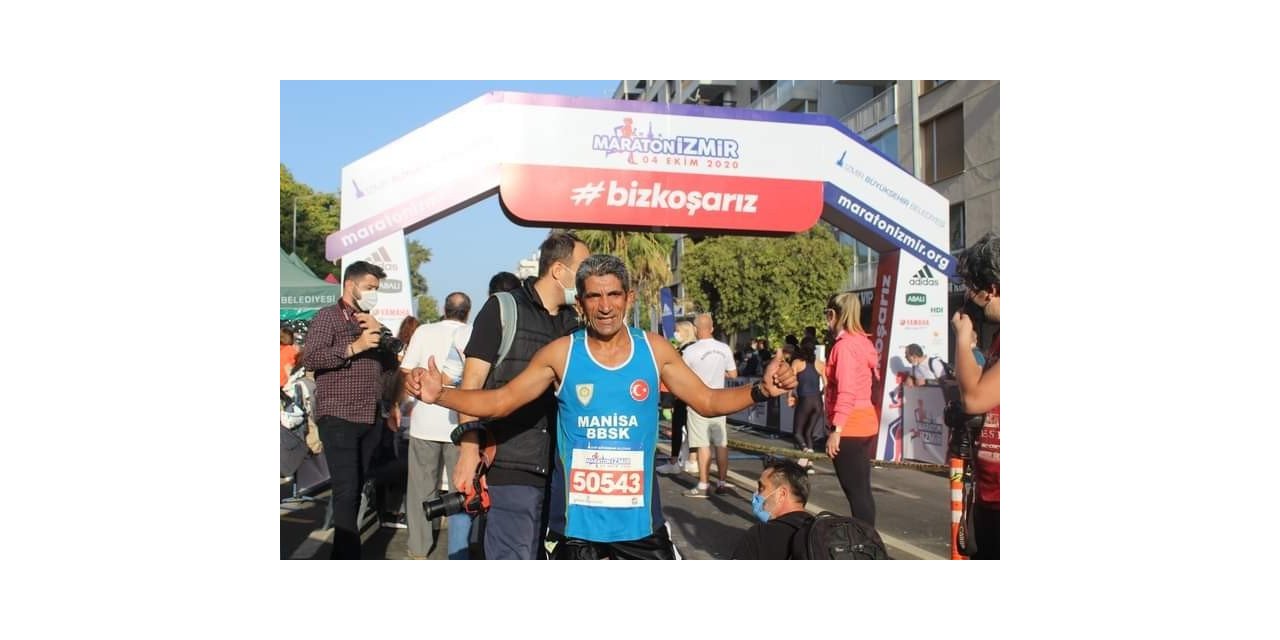 Madalya avcısı Ahmet Bayram ’Maraton İzmir’de de ipi göğüsledi