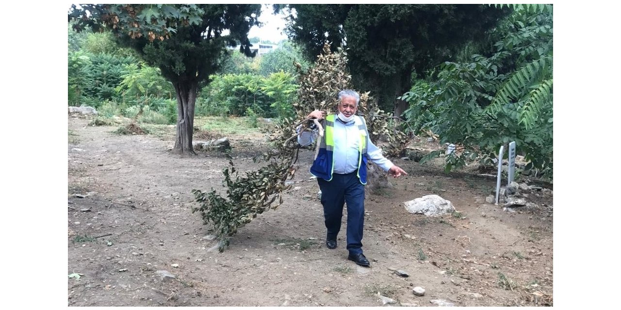 Mezarlıklarda bakım sürüyor