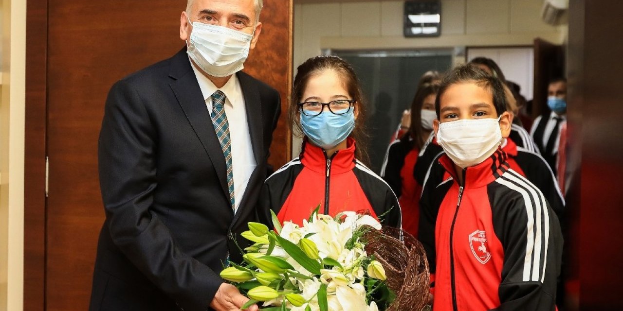 Denizli Büyükşehir Belediyespor ailesinden Başkan Zolan’a ziyaret