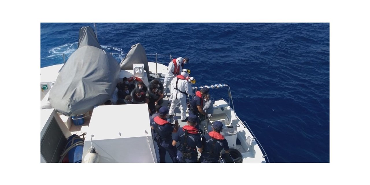 Mersin açıklarında 11 düzensiz göçmen yakalandı