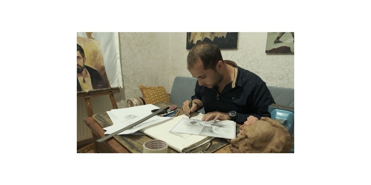 Tatvanlı genç evini sanat atölyesine çevirdi