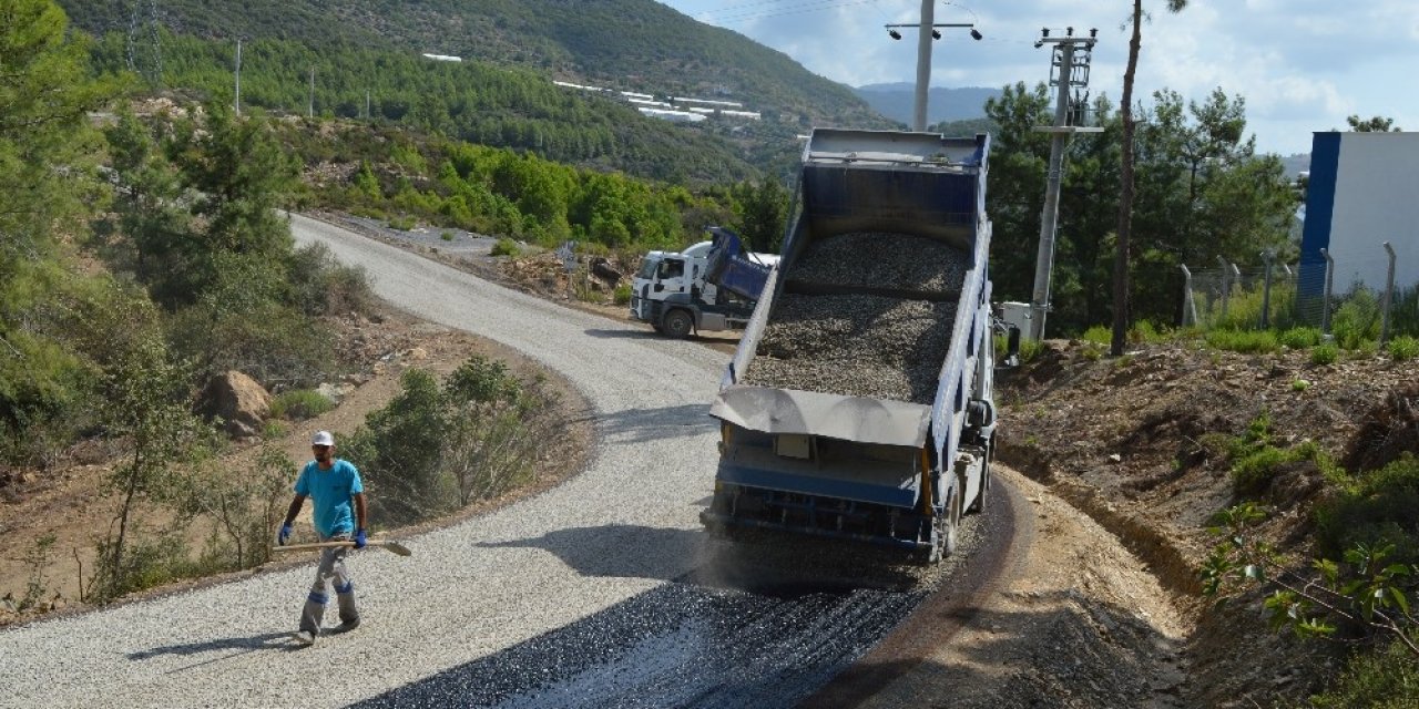 Alanya Demirtaş-Büyükpınar-Yeşilöz yolu asfaltlanıyor