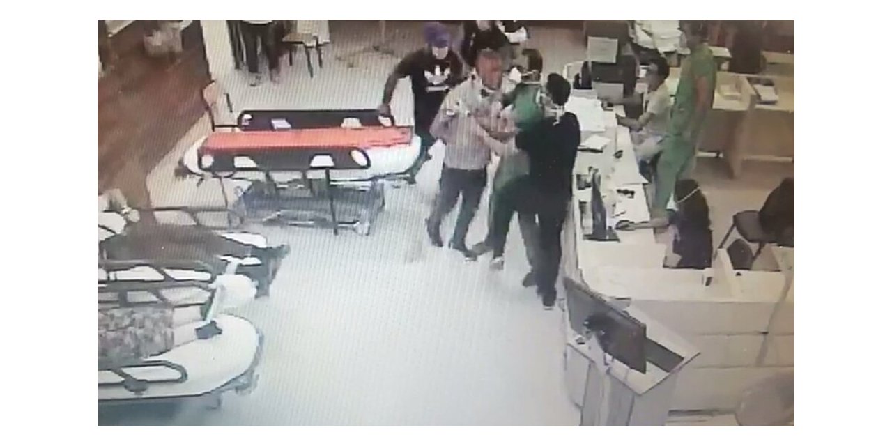 İzmir’de doktora darp anları güvenlik kamerasında