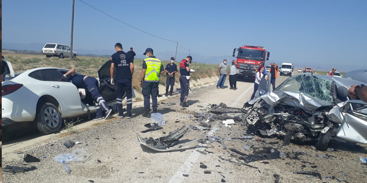Adana'da feci kaza! 2 ölü 2 yaralı
