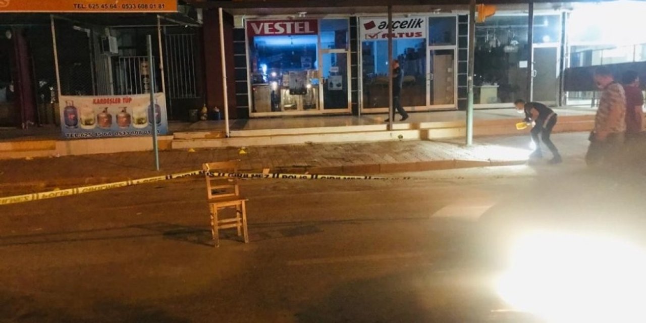 Trafikte tartıştığı polise bıçak çeken kişiyi polis silahla yaraladı