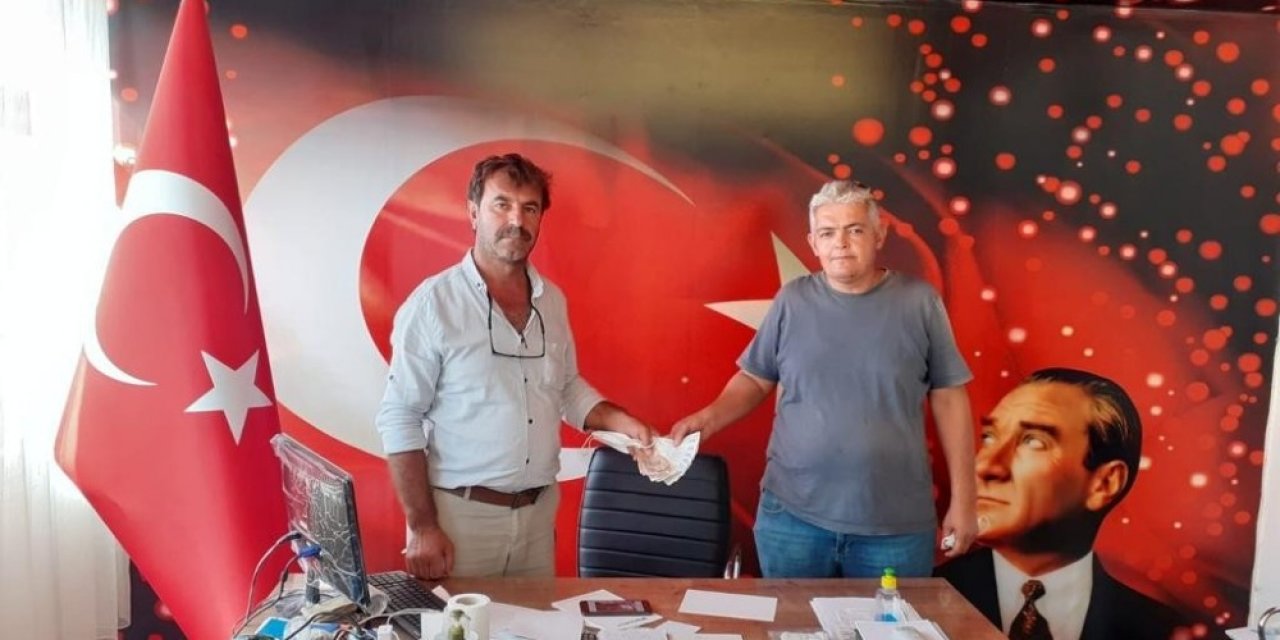 Bulduğu parayı mahalle muhtarına teslim etti