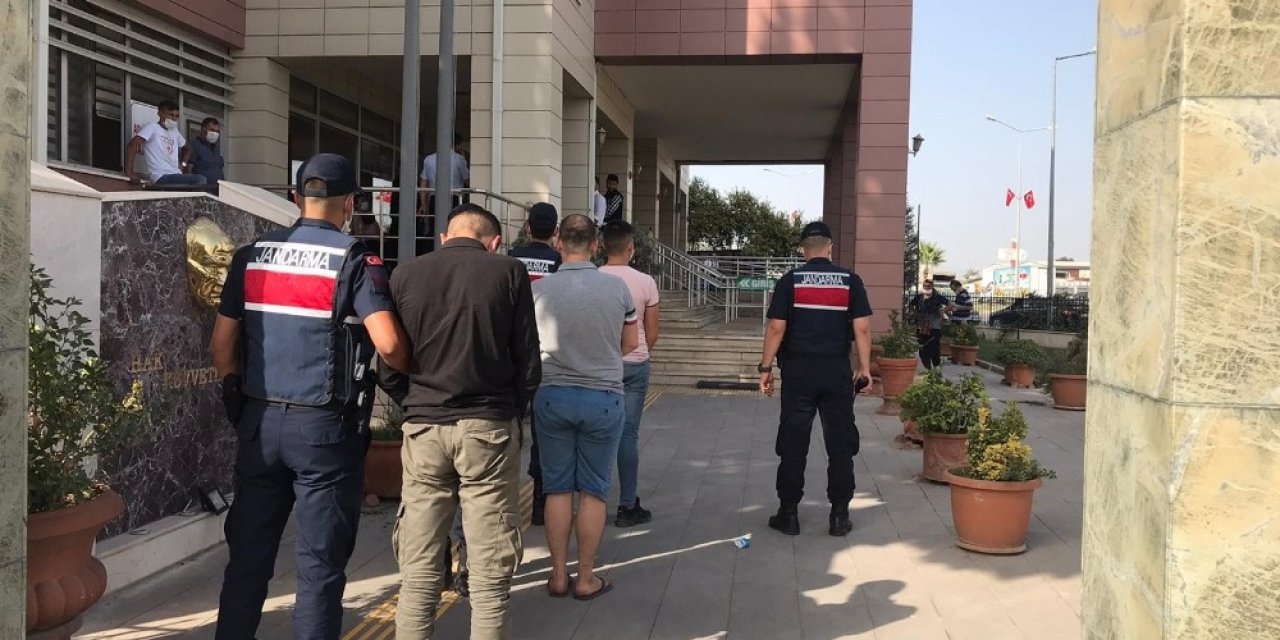 İzmir’de hırsızlık şüphelisi 3 şahıs kıskıvrak yakalandı