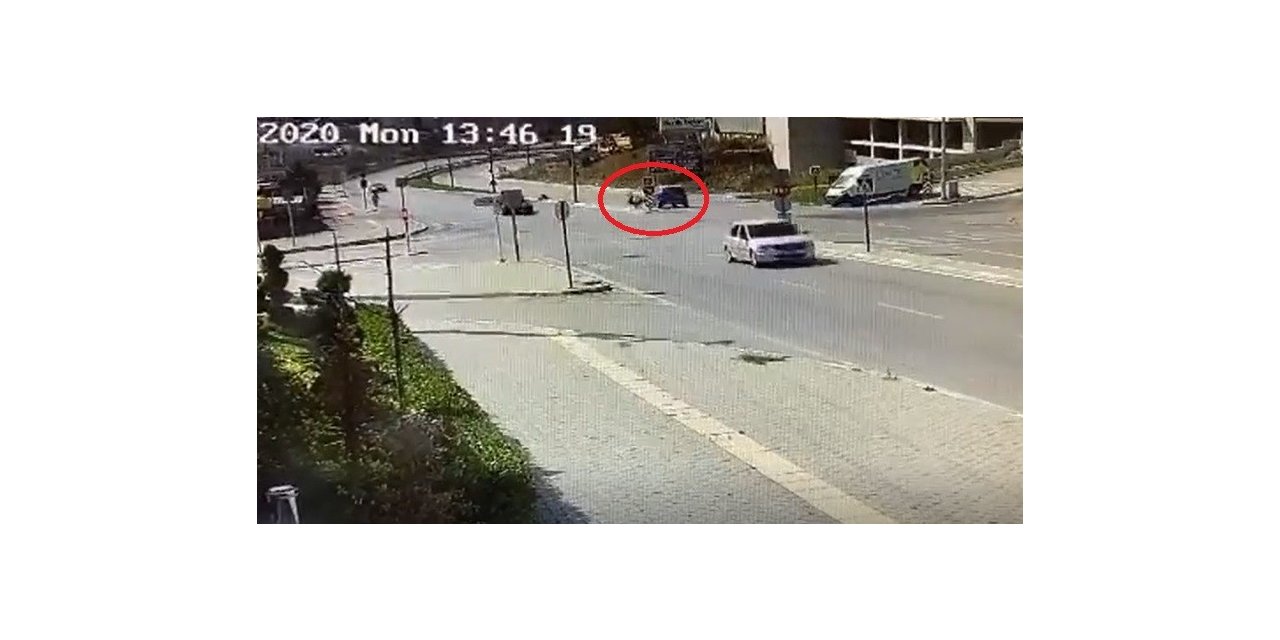 Genç kadın otomobil altında böyle kaldı