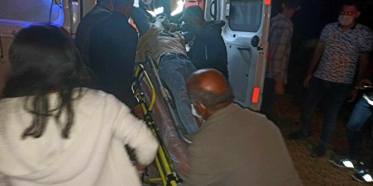 Konya’da takla atan otomobil yandı 3 yaralı son anda kurtuldu