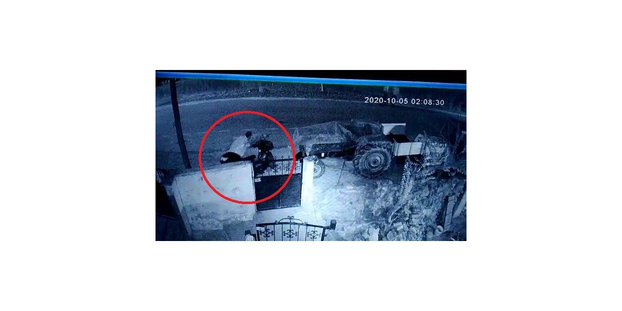 3 hırsız park halindeki motosikleti böyle çaldı