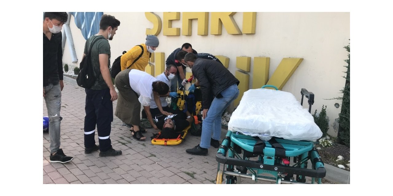 Otomobil ile motosiklet çarpıştı; 2 yaralı