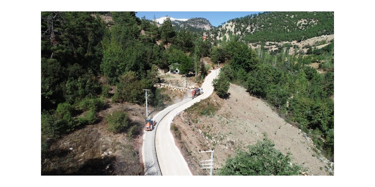 Konyaaltı’ndan yayla yollarına asfalt çalışması