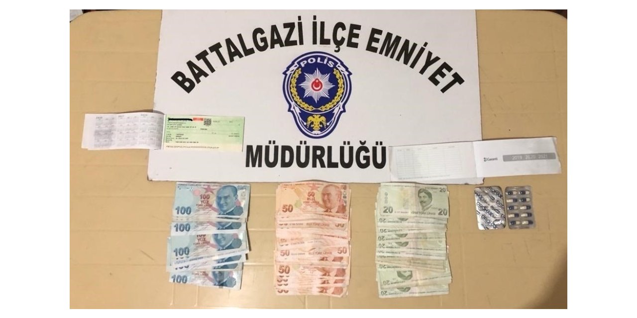 Alkol almak için girdi, hırsızlık yaptı