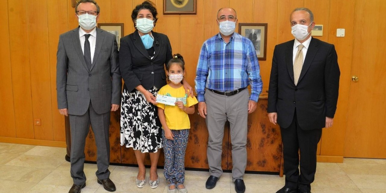 Torunu lösemiyi atlatan iş adamından LÖDER’e bağış