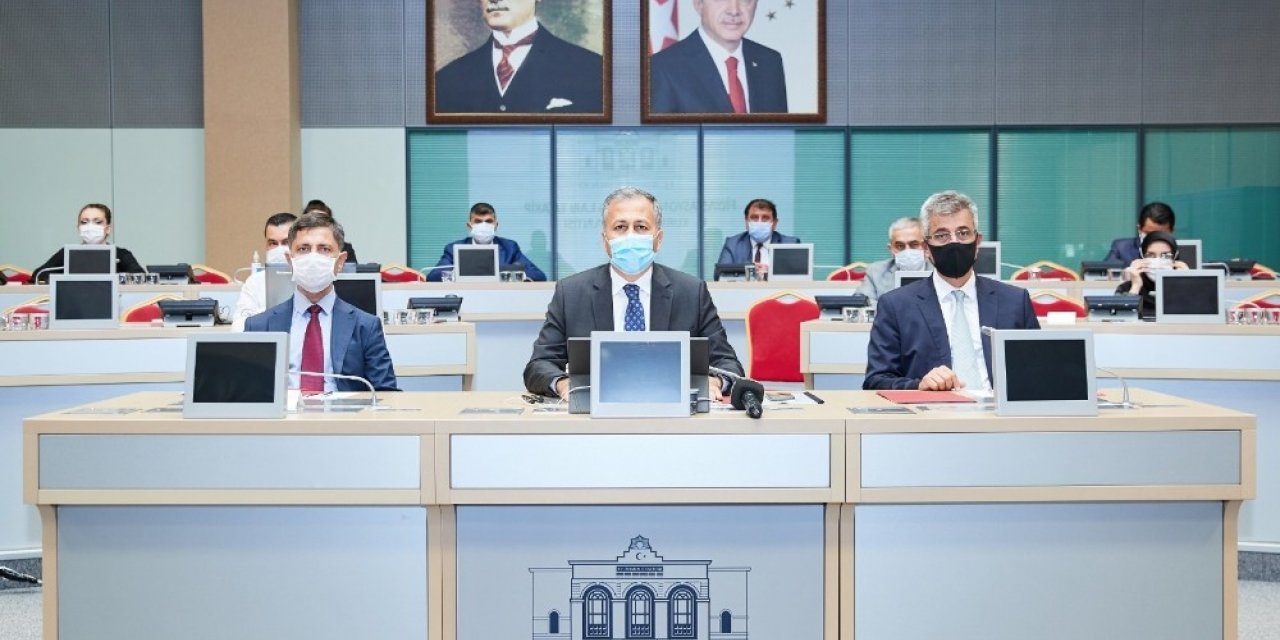 İstanbul Valisi Ali Yerlikaya” Günlük yaklaşık 37 bin 38 bin test kapasitesine ulaştık”