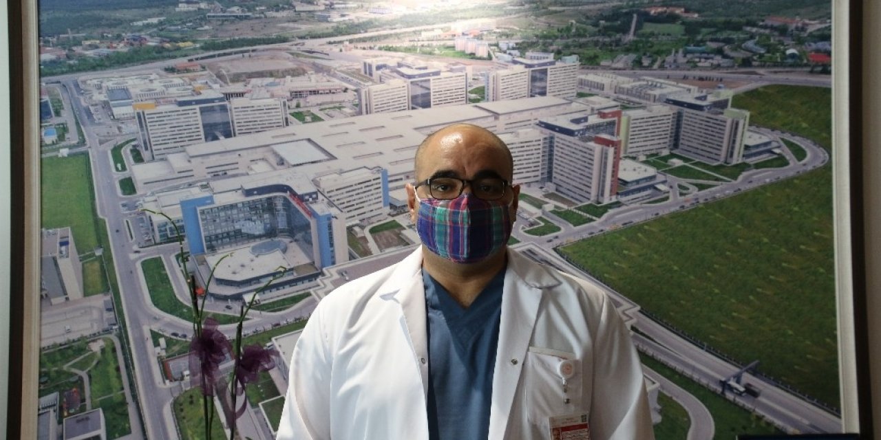 Çin’den gelen Covid-19 aşısı için gönüllü olan Başhekim Surel: “Bu bir insanlık vazifesi”