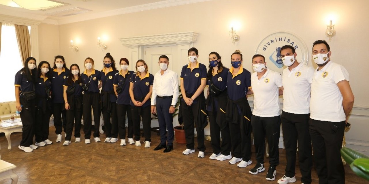 Sivrihisarspor Kadın Voleybol takımı moral depoladı