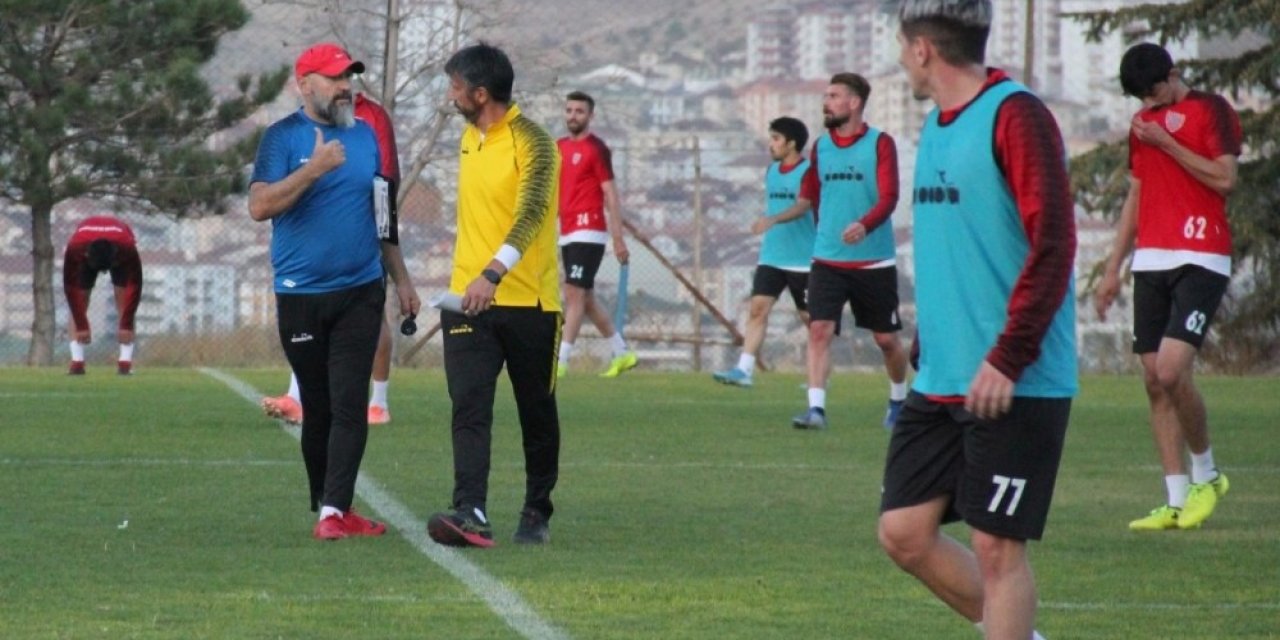 Teknik Direktör Korkmaz, antrenmanları drone ile takip ediyor