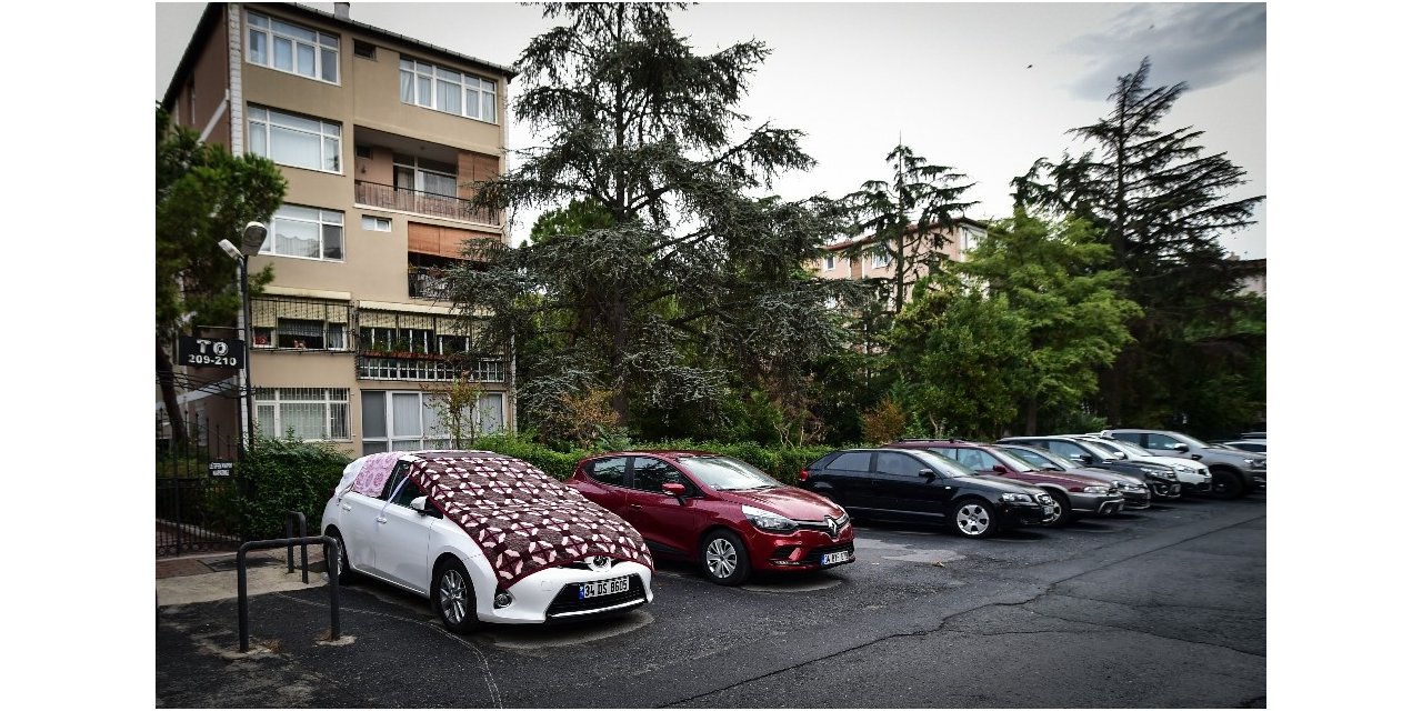 İstanbullular beklenen dolu yağışına karşı battaniye ile önlem aldı
