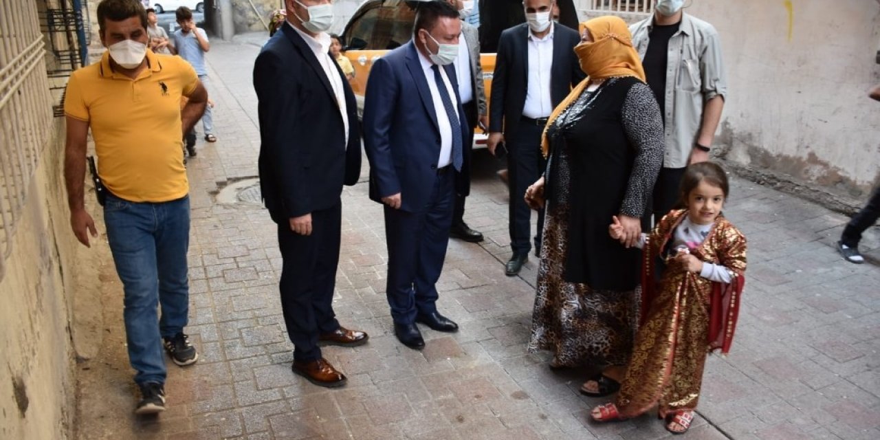 Başkan Beyoğlu yerinde dönüşümün uygulanacağı yerde vatandaşlara projeyi anlattı