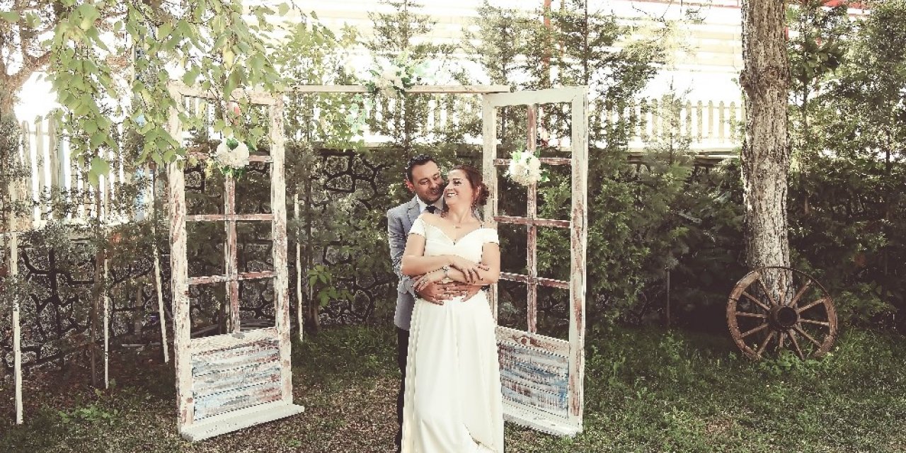 20 yıl sonra genç âşıklar gibi poz verdiler