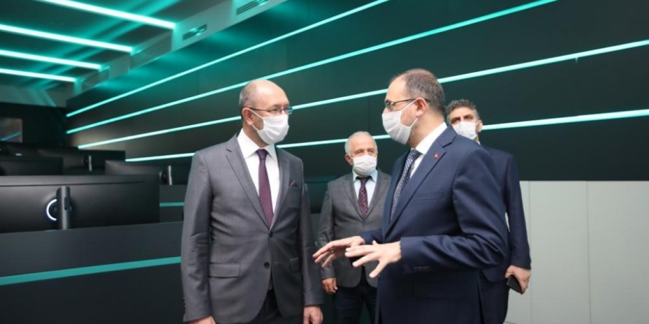 Anadolu Üniversitesi Rektörü Prof. Dr. Fuat Erdal, BTK’yı ziyaret etti