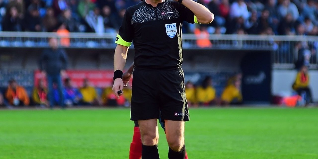 Halis Özkahya, Rusya - İsveç maçını yönetecek