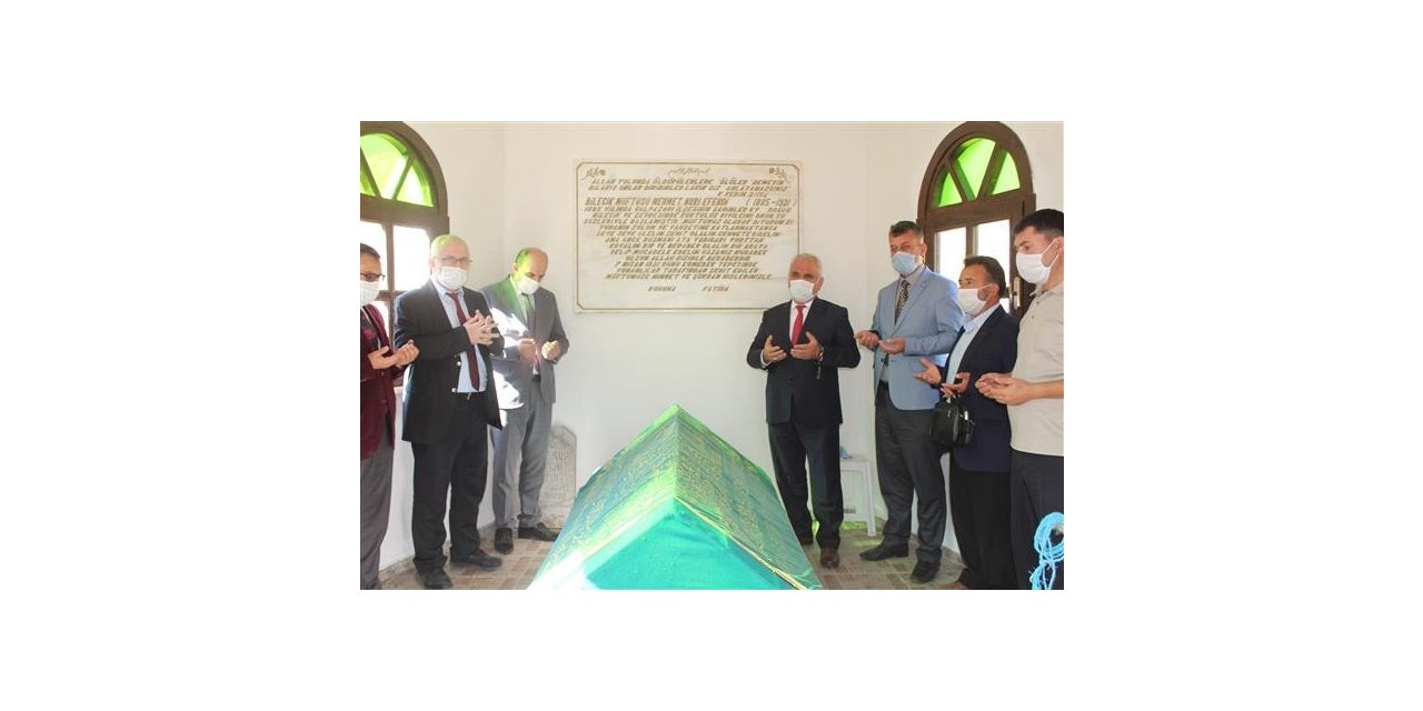 Şehit Müftü Mehmet Nuri Efendi kabri başında anıldı