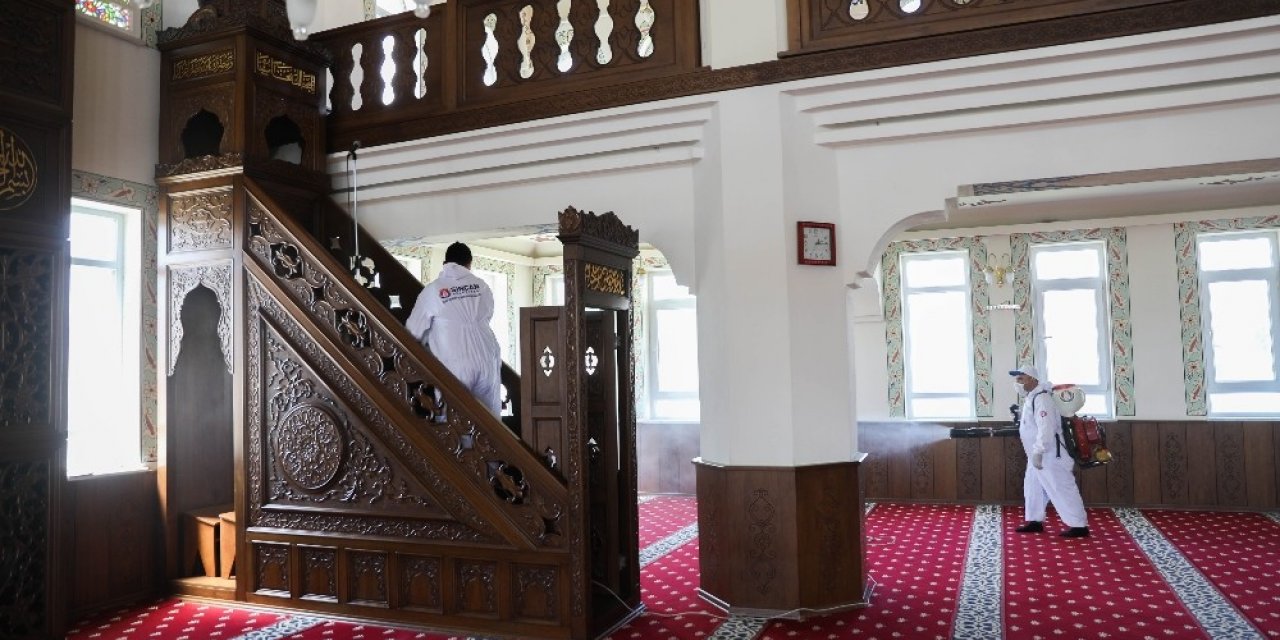 Sincan’ın dört bir köşesinde dezenfekte çalışmaları devam ediyor