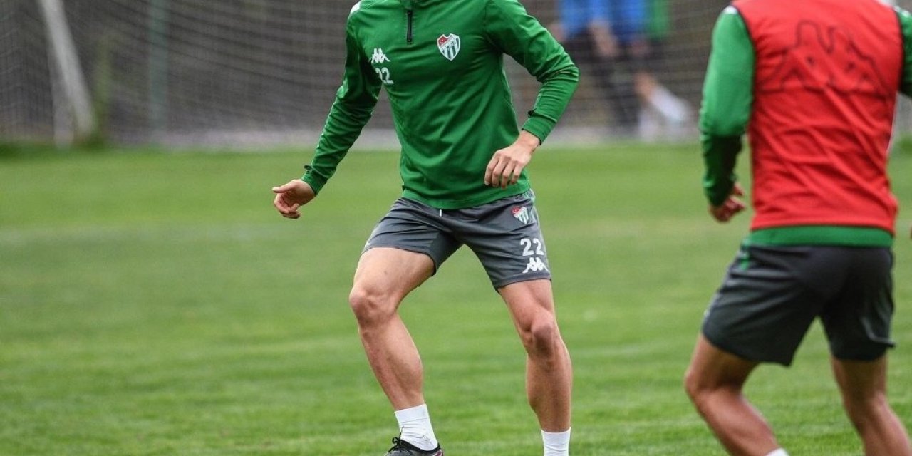 Bursaspor nefes almadan çalışıyor