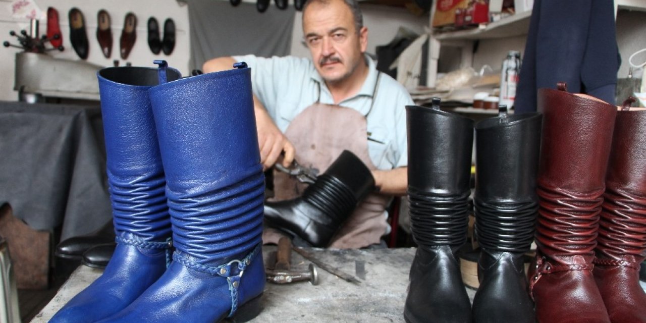 Türkiye’nin dört bir yanına körüklü çizme gönderiyor