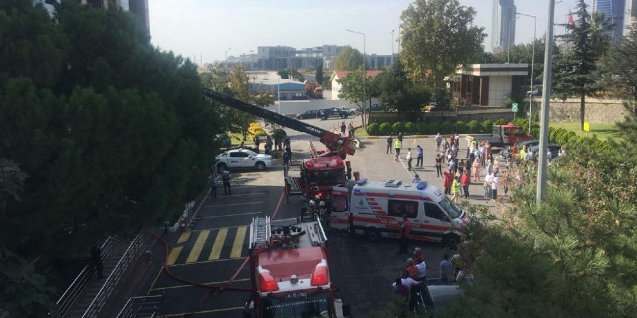 Kartal’da deprem anında yangın müdahale ve kurtarma tatbikatı yapıldı