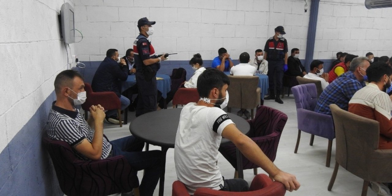 Nevşehir’de jandarma kumar baskını düzenledi