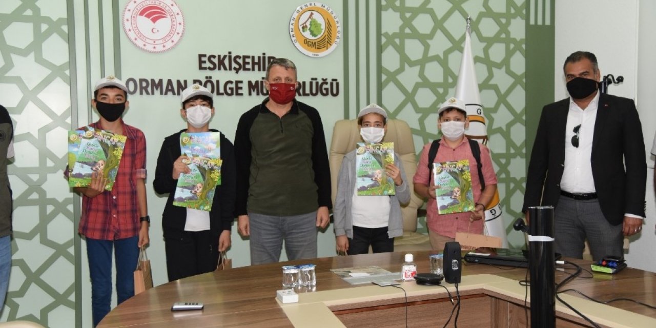 Kendileri küçük yürekleri büyük