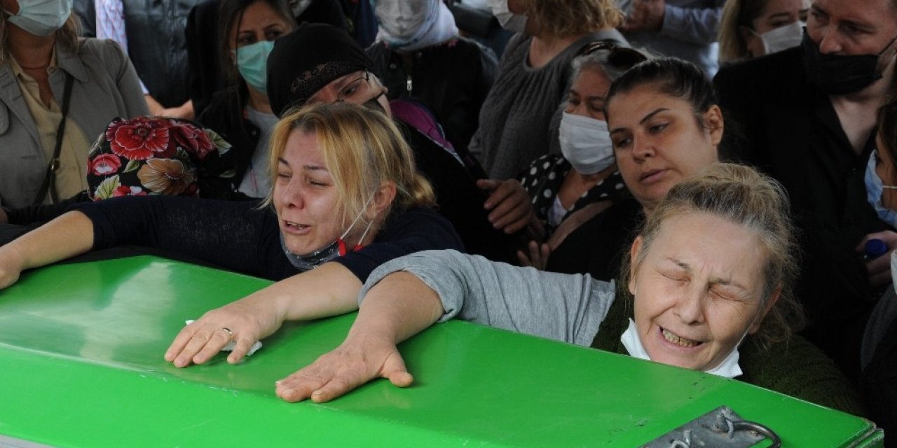 Kocası tarafından öldürülen genç kadının cenazesinde yürek yakan feryatlar