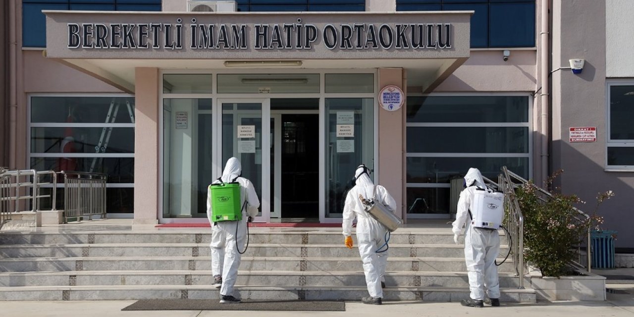 Merkezefendi Belediyesi okulları dezenfekte etti