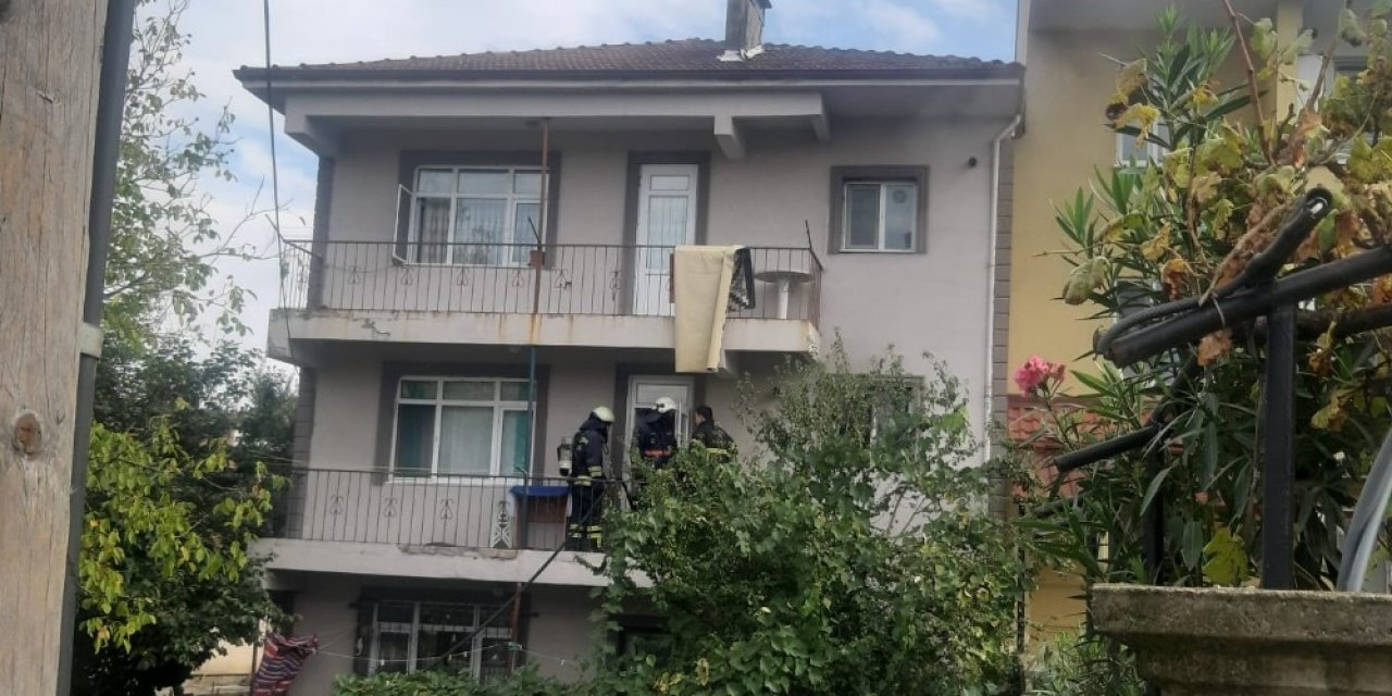 Mutfakta çıkan yangın kısa sürede söndürüldü