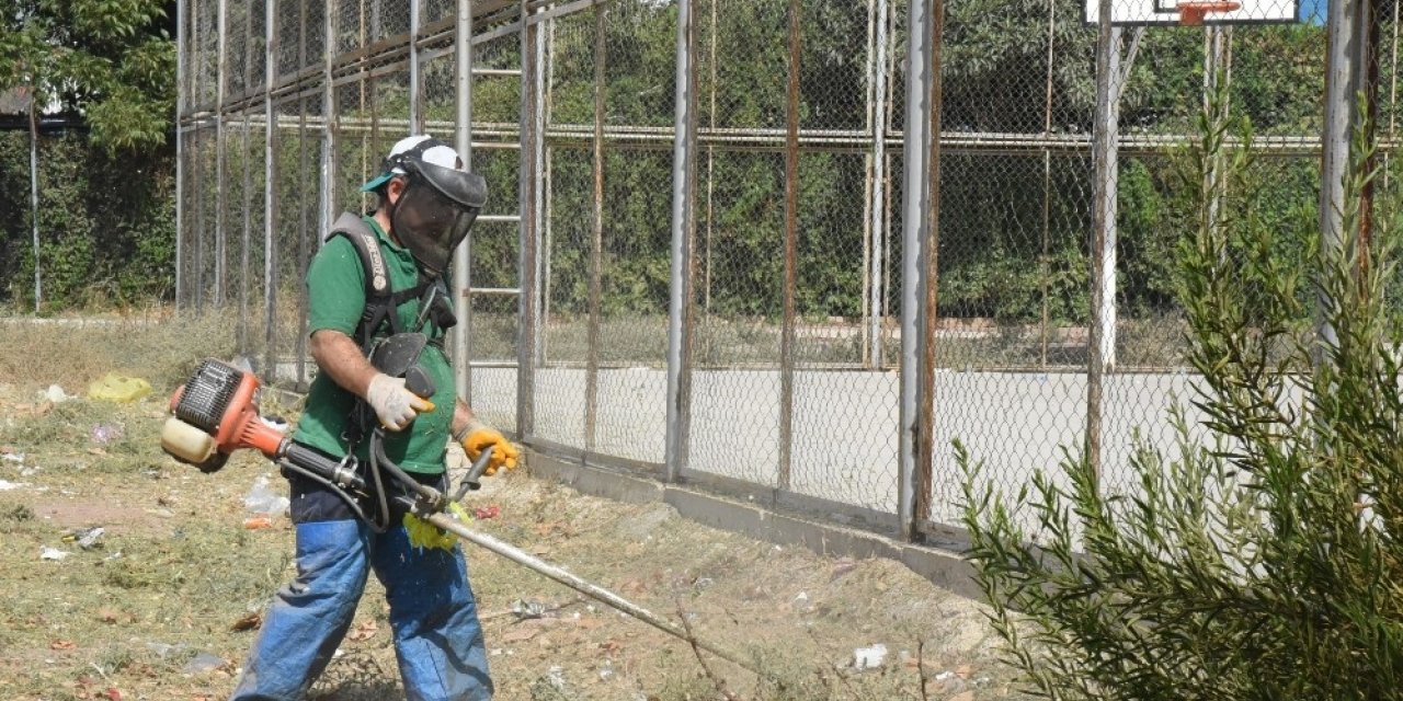 Mersin’de "Sokakta Temizlik Var Projesi"