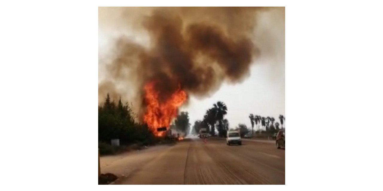 Yangın, Adana-Mersin’in trafik akışını kesti