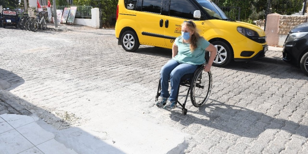 Bedensel engelli vatandaşın evine özel engelli rampası