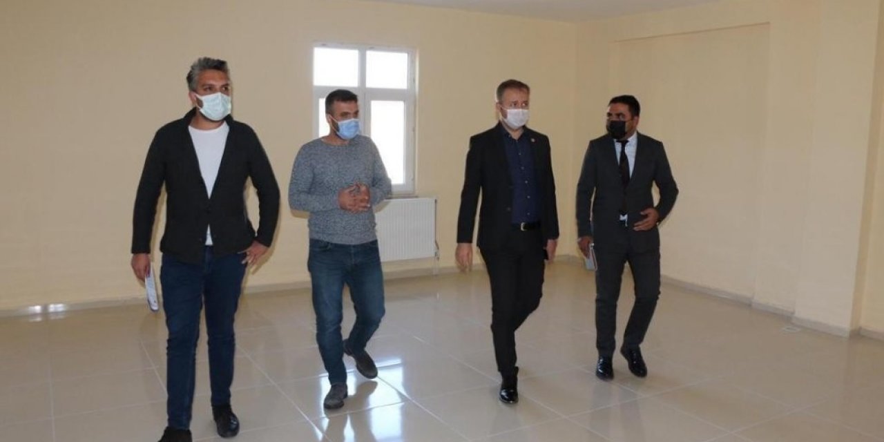 Kaymakam Yelek yapımı tamamlanan öğrenci yurdunda incelemelerde bulundu