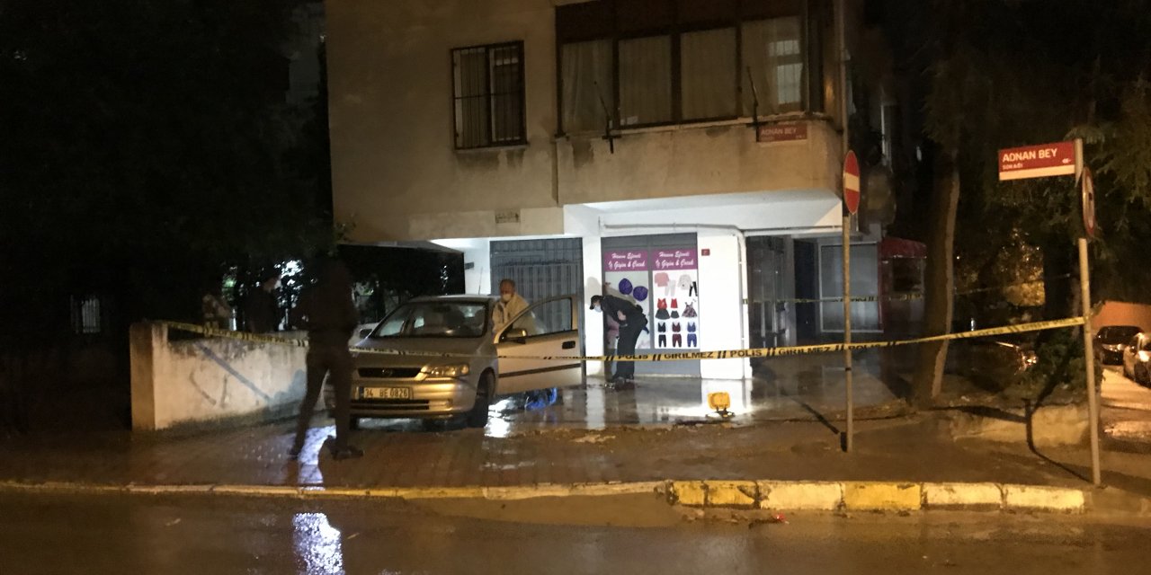 Evinin önünde silahlı saldırıya uğrayan kişi öldü! Eşi sinir krizi geçirdi